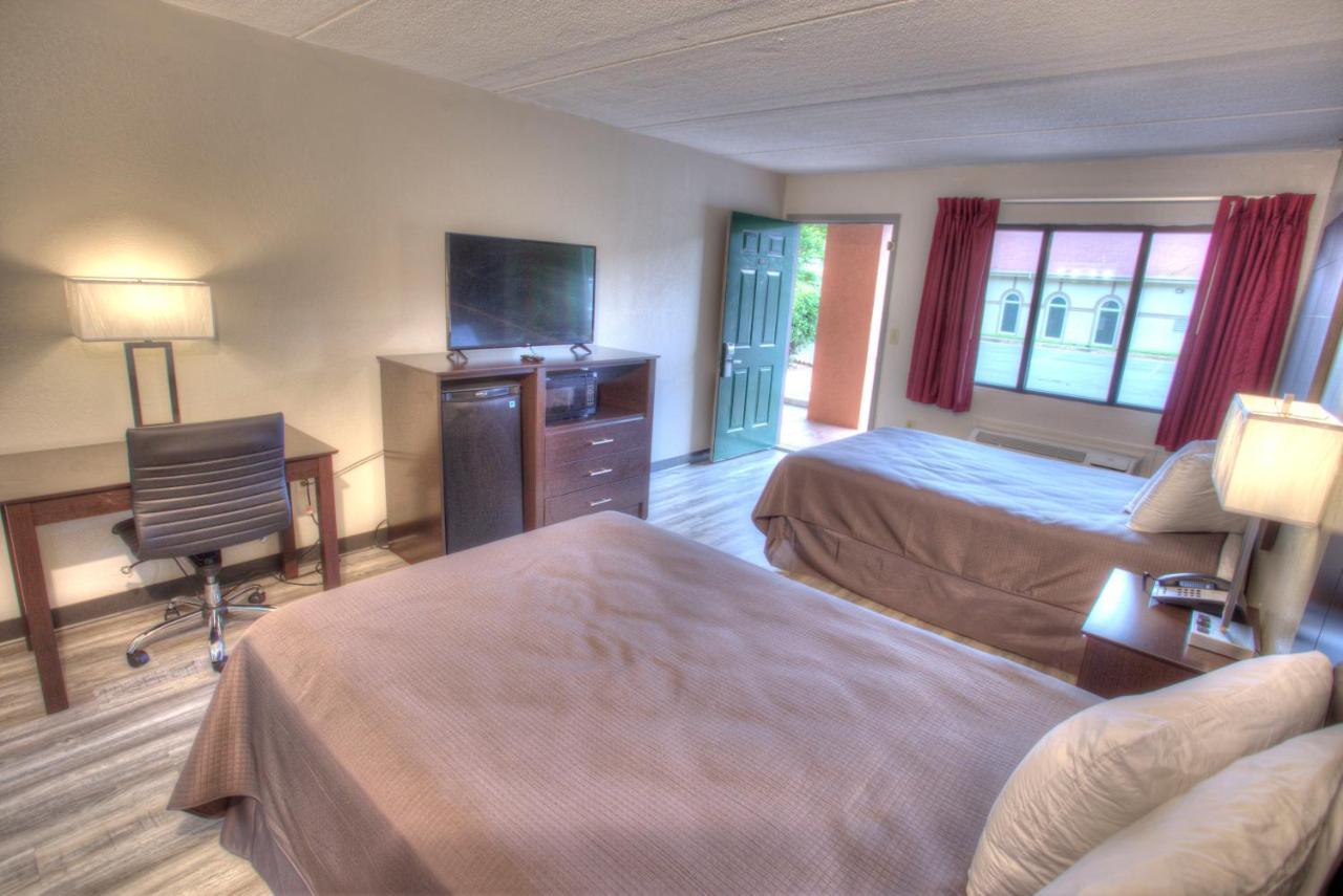 Budgetel Inn&Suites Plus Helen Exterior foto