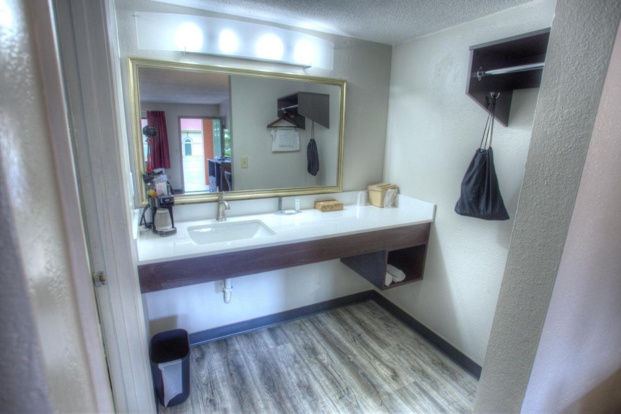 Budgetel Inn&Suites Plus Helen Exterior foto