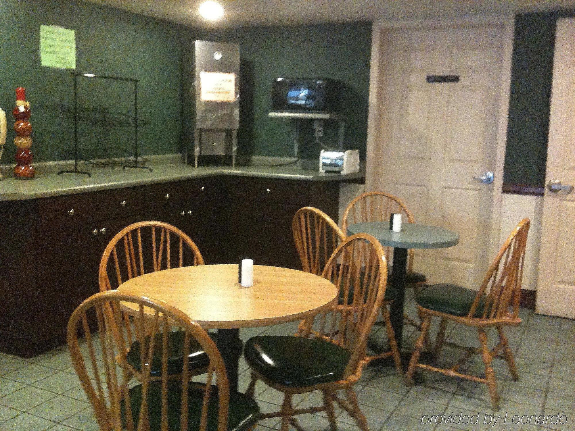 Budgetel Inn&Suites Plus Helen Restaurant foto